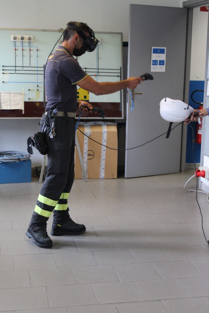 I Vigili Del Fuoco Affinano Le Tecniche Di Soccorso In Presenza Di