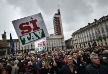 Vercelli SiTav in piazza a Torino