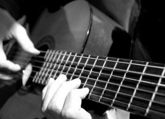 A Santhià “Chitarra, donne e poesia”