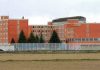 Detenuto trasportato a Ferrara da Vercelli tenta di ferirsi, aggredisce la polizia penitenziaria e prova a fuggire