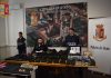 Armi e teaser illegali venduti sul web, arrestato un 20enne