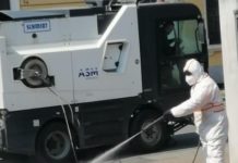 Continua la sanificazione della città: attenzione particolare ai portici nei pressi delle Politiche sociali