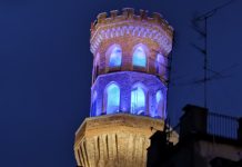 La Torre dell’Angelo si è accesa di luce blu per ricordare Ezio Bosso