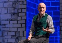 Claudio Bisio al Civico in La mia vita raccontata male