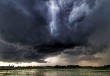 Temporale con grandine su Vercelli: in pochi minuti la temperatura si è abbassata di 8 gradi