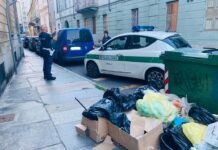 Gettano in strada l’immondizia, ma con i loro documenti dentro: individuati e multati